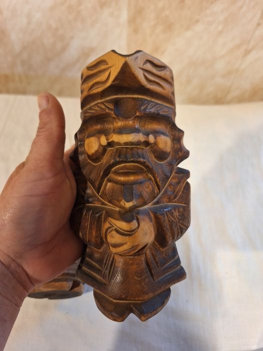 Дървени фигури от екзотично дърво