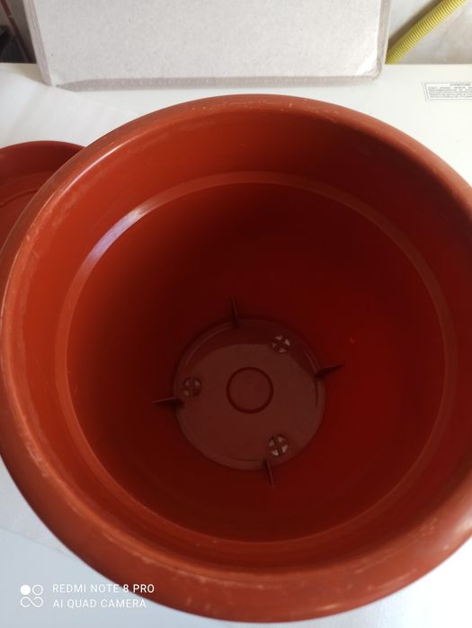 Ghiveciuri din plasticin stare buna