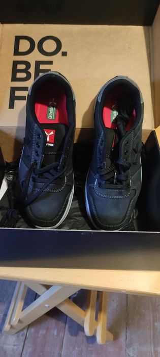 Работни обувки - чисто нови.