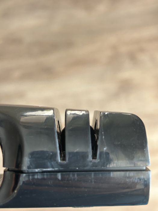 Точило за ноживе и ножици Samura