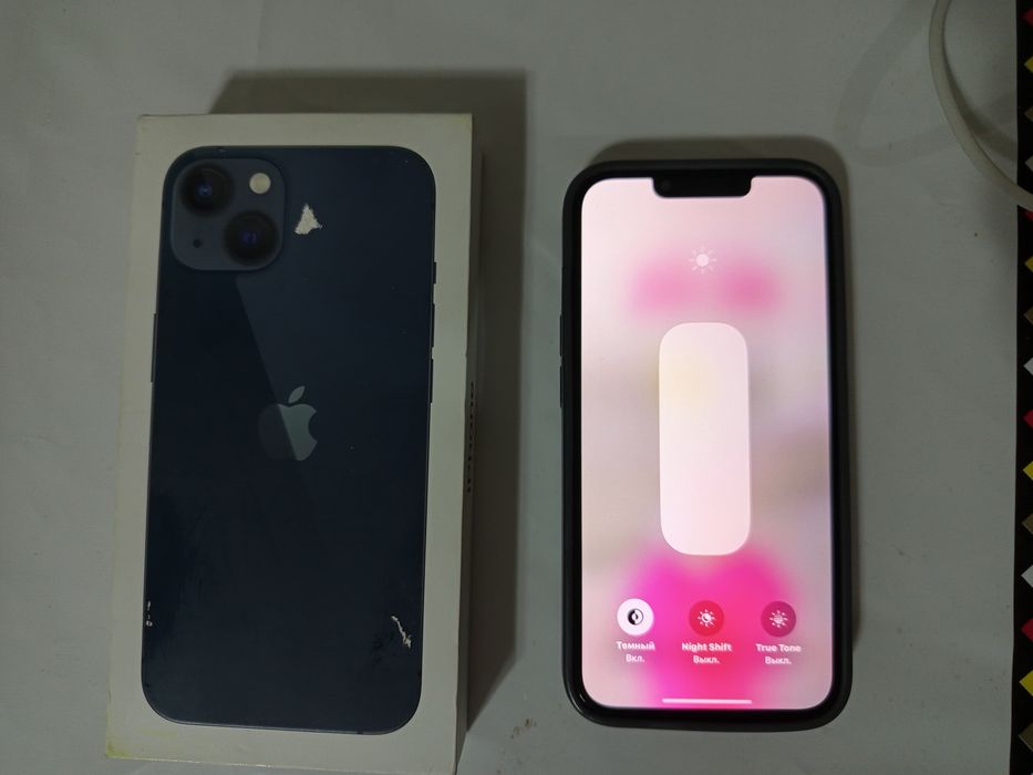 Продам IPhone 13