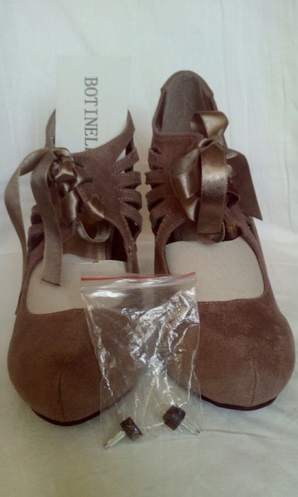 Нови елегантни обувки