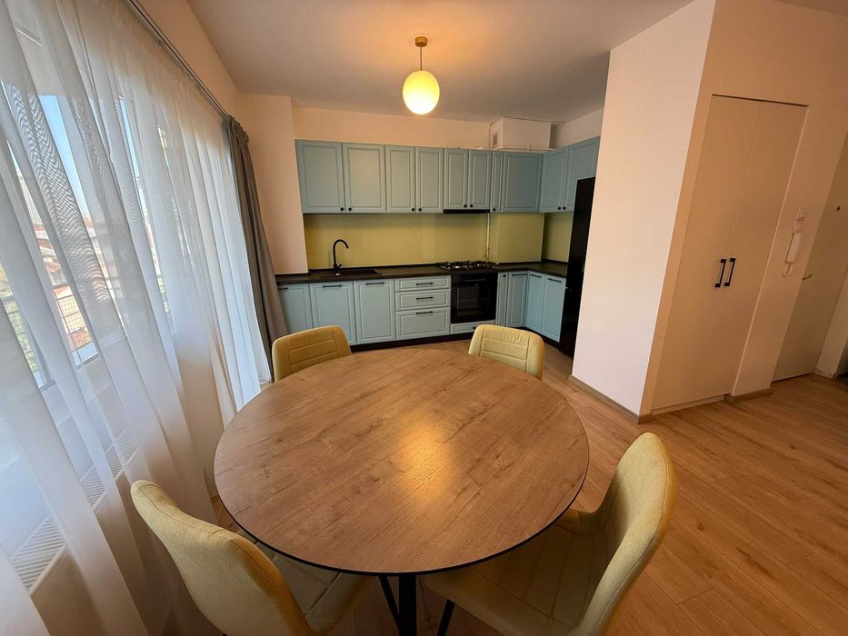 Inchiriere apartament, strada Bucuresti, zona Farmec + Garaj subteran- 690euro