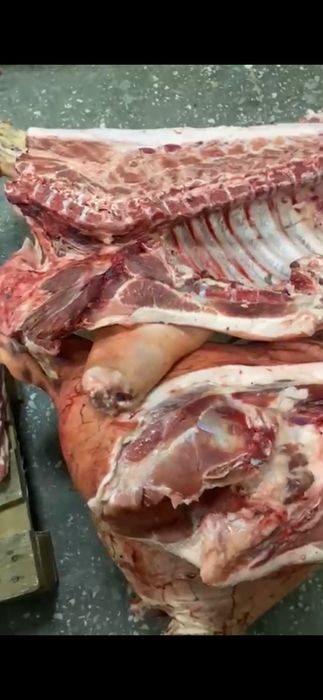 Мясо свинины продается