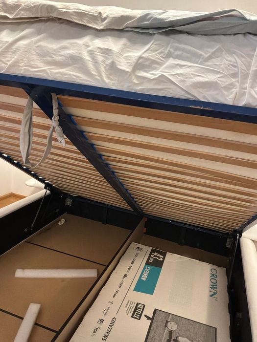 Легло и огледало