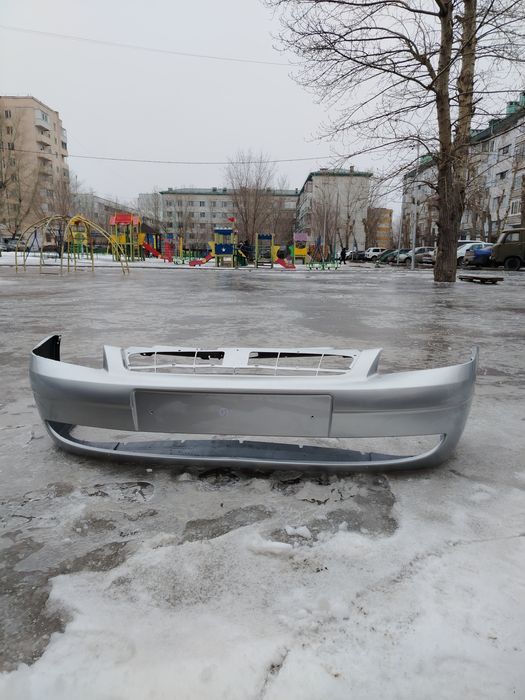Продам передний бампер 2170