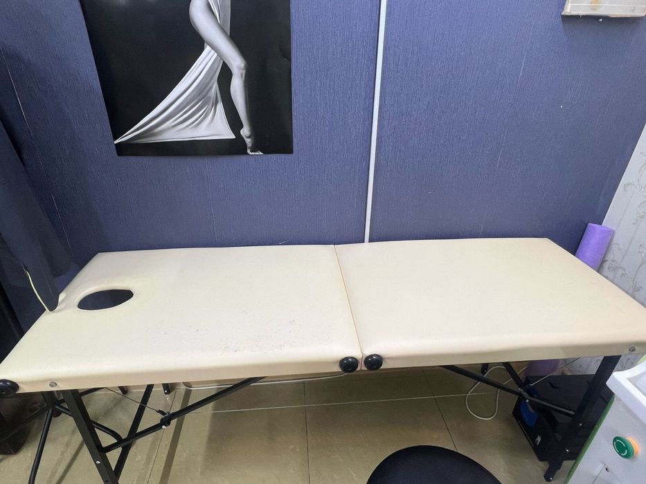 Продаю три кушетки