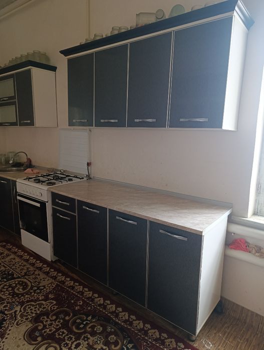 Kuhinni mebel sotiladi