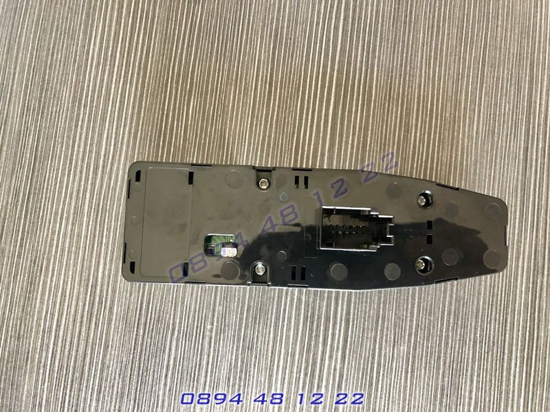 Бутони бутон конзола копчеа Ел.стъкла BMW F30 F80 X1 F48 X5 F15 X6 F16