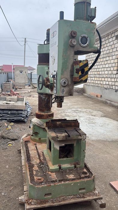 Радиально сверлильный станок