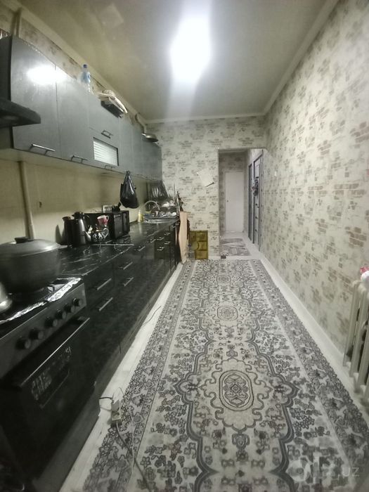 Срочно 4 хонали квартира сотилади Олмаликда