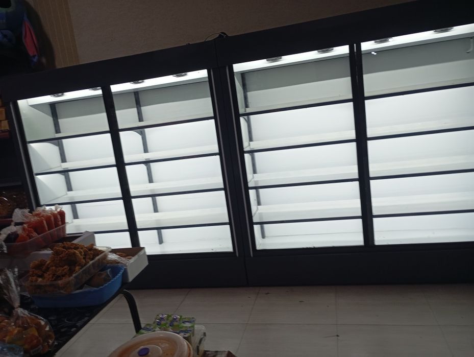 Zakaz xolodelniklar  vitrina xolodelnik