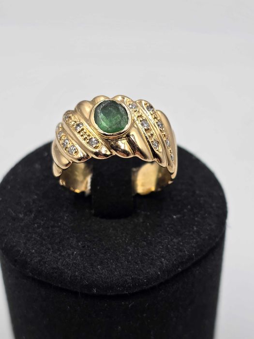 Inel Aur Galben 18K Diamante si Safir