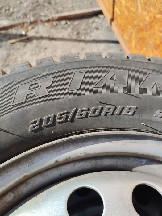 Продам зимние шины р16