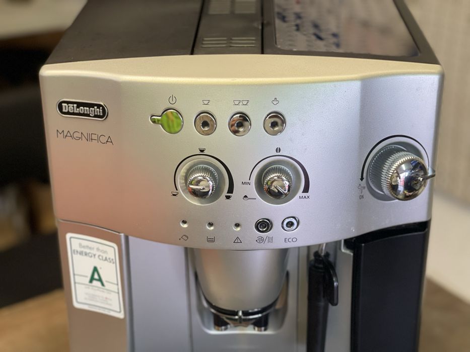 Кафеавтомати|Кафемашини DeLonghi MAGNIFICA ESAM4200.S