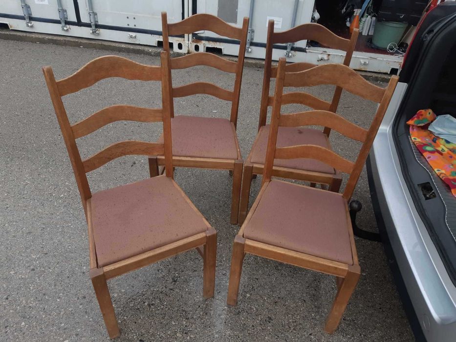 Scaune Vechi din Lemn 4 Bucati