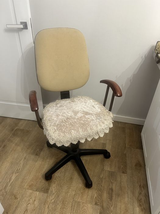 Стул в хорошем состояние