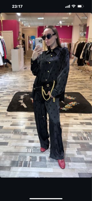 Продам новую костюм