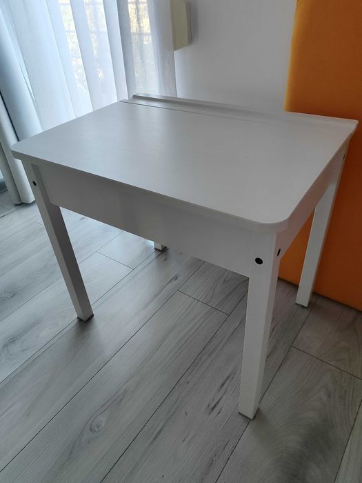 Birou pentru copii IKEA SUNDVIK alb 60x45cm si scaunel