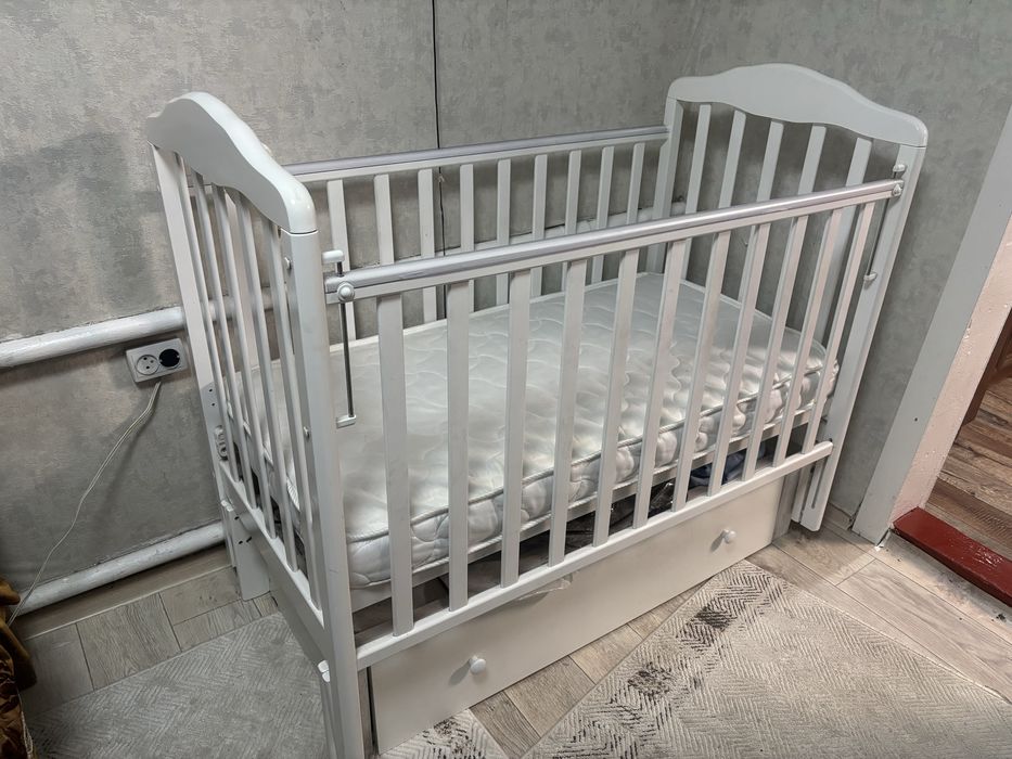 Детская кроватка
