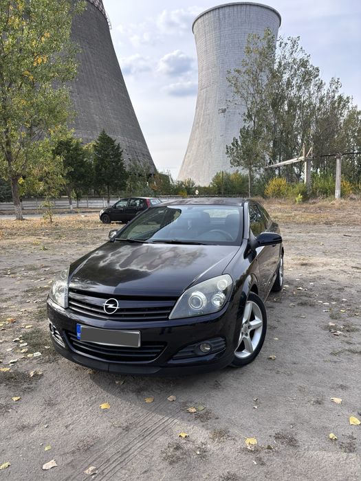 Opel astra h gtc