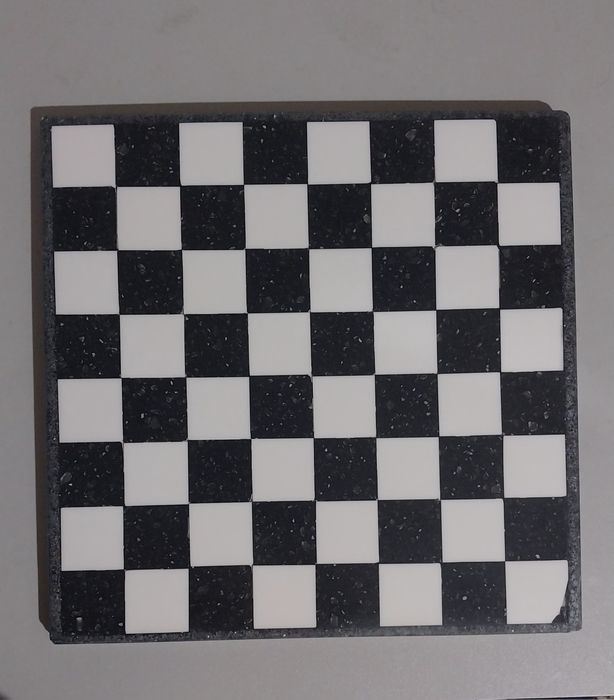 SHaxmat doskasi toshdan