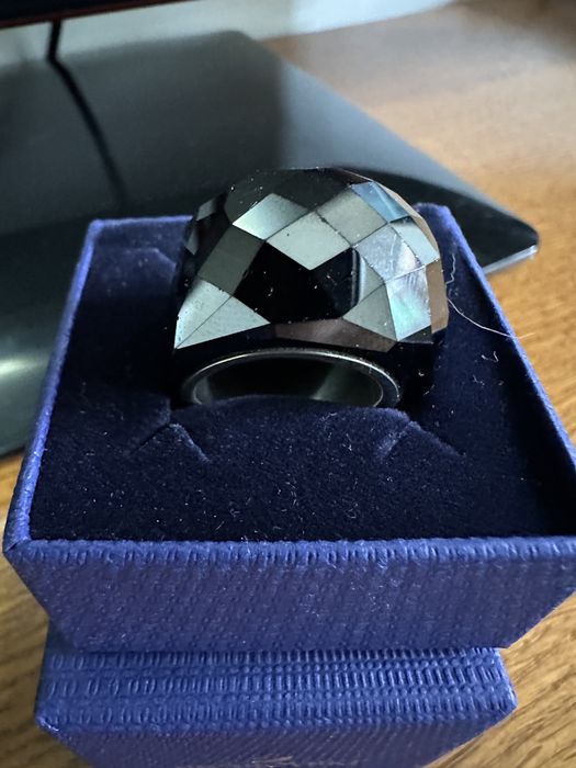 Swarovski пръстен с черен камък