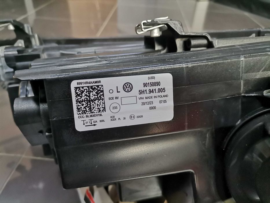 Нови Фарове Full LED VW GOLF 8 Ляв + Десен Фар Голф 8 5H1941005 / 006