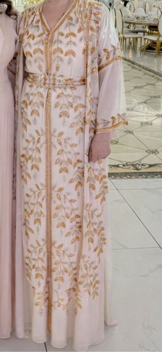 Продам платье размер 48-50