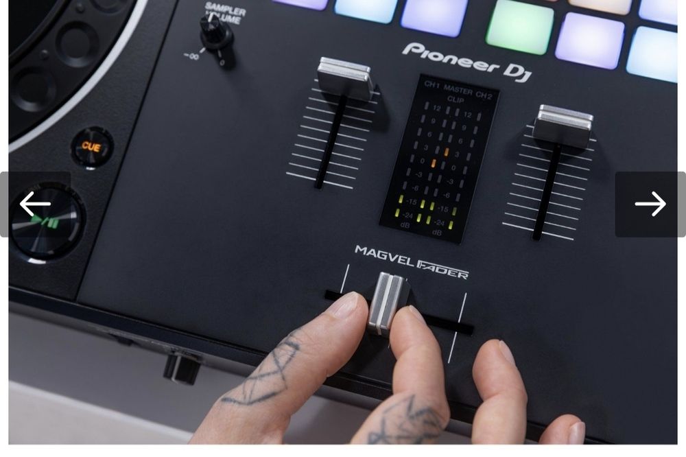 De vânzare – Consolă DJ Pioneer DDJ-REV5