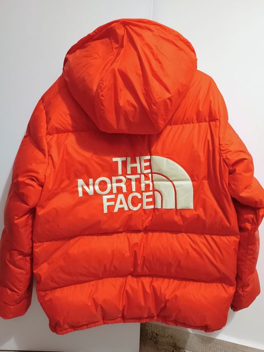 Vând geacă iarnă The North Face originală nouă mărimea L-XL
