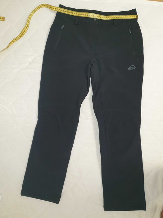 Pantaloni pentru schi