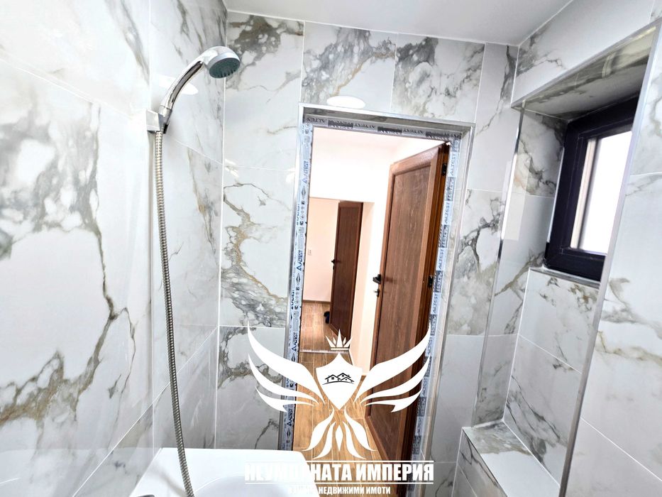Продавам двустаен апартамент с площ от 40кв.м. на партер с гараж 20кв.м. в град Асеновград квартал Изток