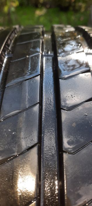 Vând cauciucuri vara Hankook 205/ 55/ R16