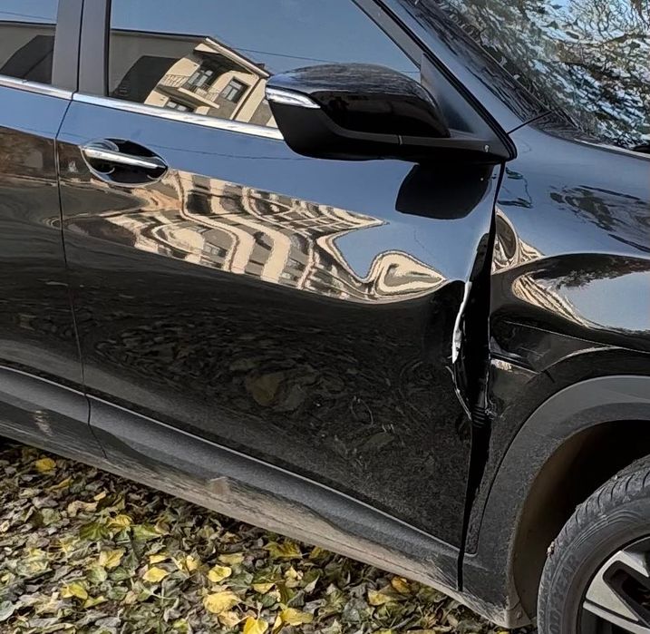 Правая передняя дверь Tracker 2 Ong old eshik