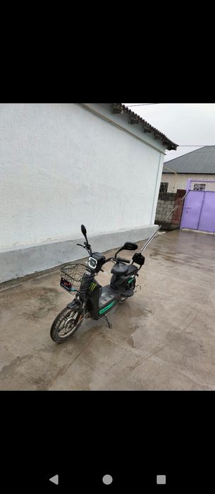 Мопед өте жақсы состаянияда каскасы в подарок.