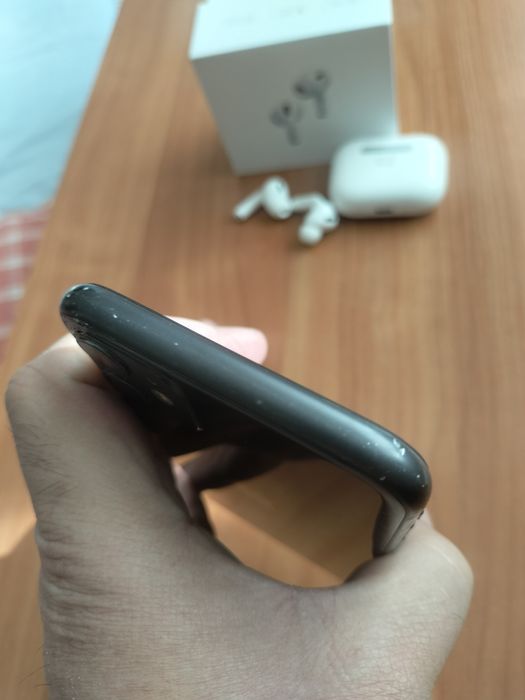 iPhone 11.Пам128гб