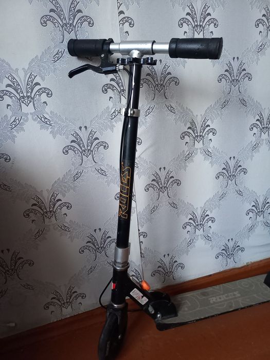 Продам в отличном виде самокат.