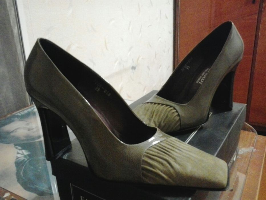 Продам новые туфли 35 размера