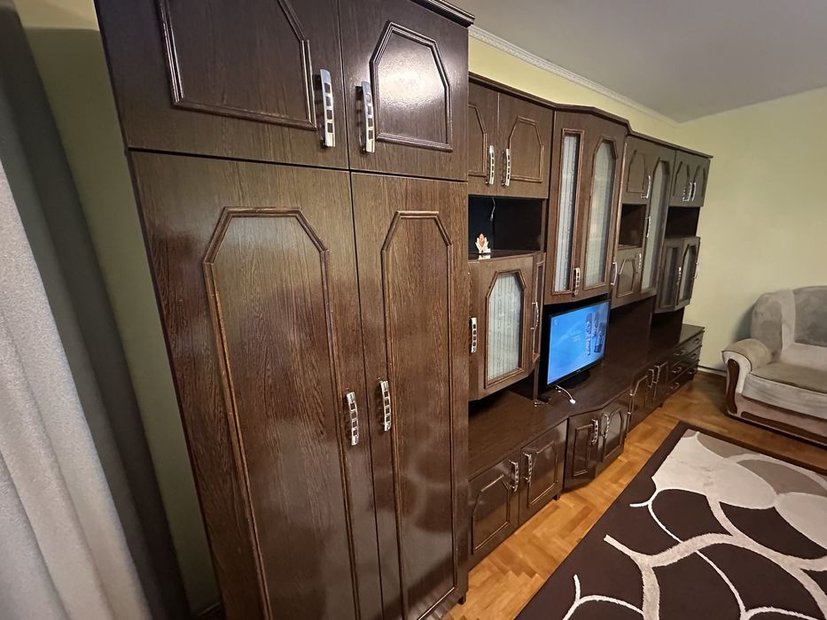 Mobilă living completă wenge, elegantă, stare foarte bună, spațioasă