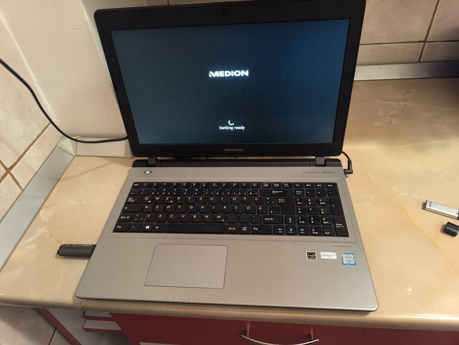 Laptop Medion  i3 ssd , hdd detalii in anunt