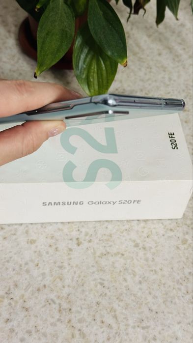 Продам Самсунг s20 fe
