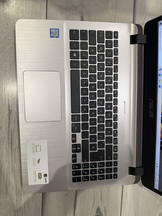 Asus X507U-i3 6006u/8гб/128гб м.2+500гб