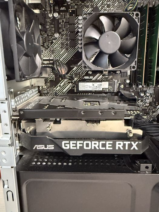 PC Gaming Asus, AMD Ryzen 7,RTX 3060. Rosu • OLX.ro