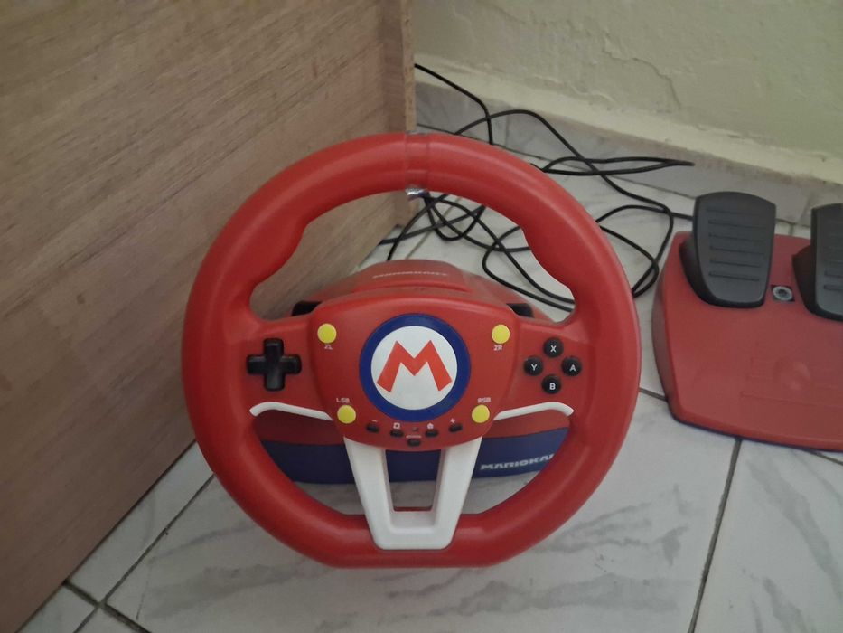 Продавам Xbox 360 и игра за Xbox 360, волано за Nintendo Switch и игра за Nintendo Switch