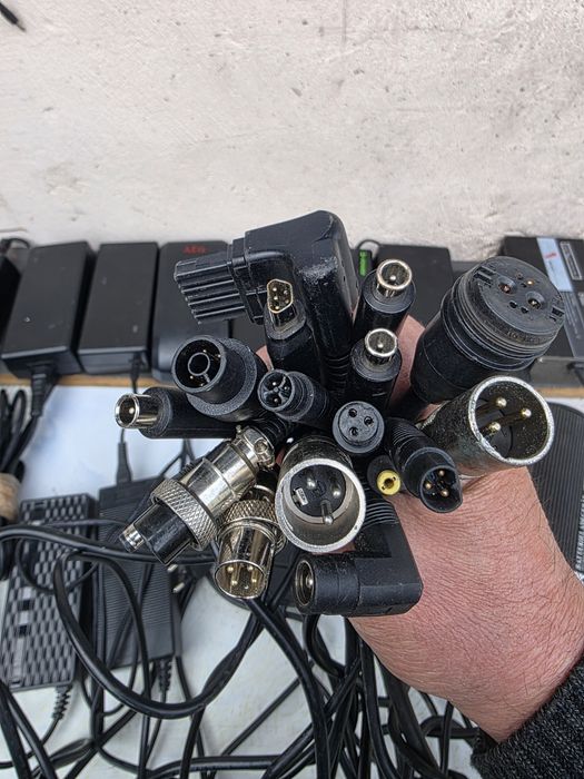 Diferite Incarcatoare si Display-uri 24v ,36v ,48v