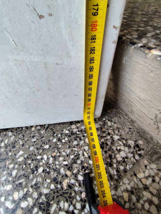 Входна врата дървена