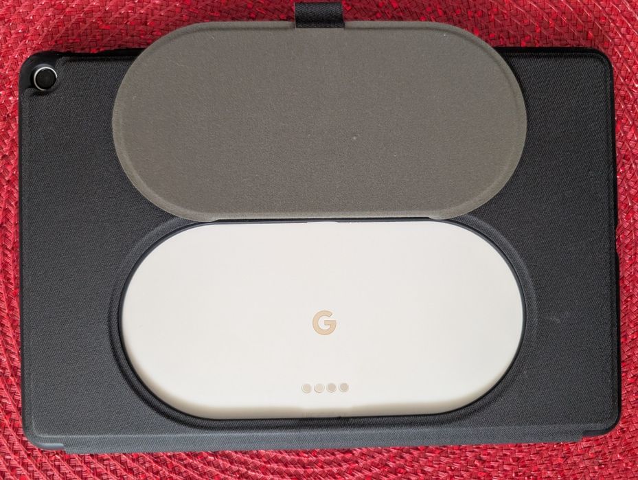Google Pixel Tablet 8Gb / 256Gb 10.95"  impecabila + husa