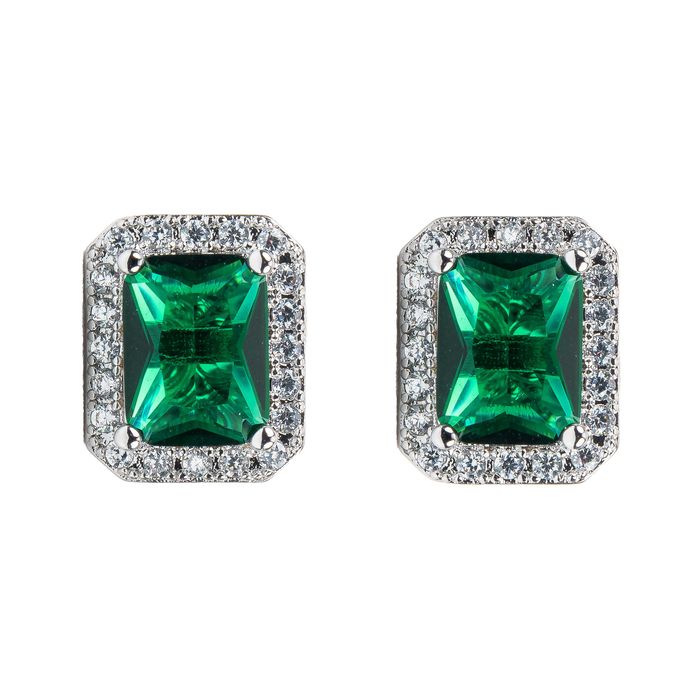 Cercei deosebiti cu cristale din zirconiu