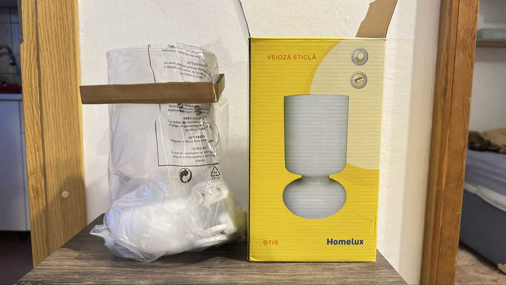 De vanzare 2 veioze noi